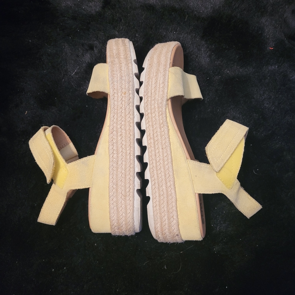 Sorel Yellow Velcro Sandals